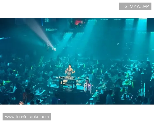 某足球巨星夜店狂欢背后隐藏的真相与个性魅力探秘 某足球巨星夜店狂欢背后隐藏的真相与个性魅力探秘