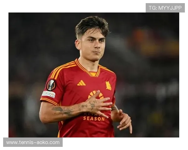 追逐足球星的国王：揭秘这位对足球痴迷的君主与他的王国传奇