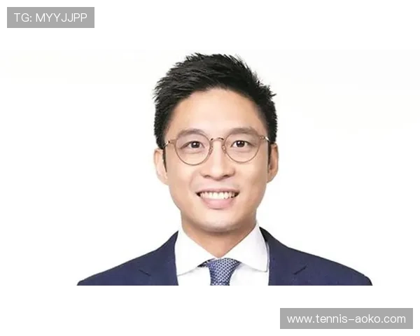 霍启山携手足球球星共创体育事业发展新篇章 霍启山携手足球球星共创体育事业发展新篇章